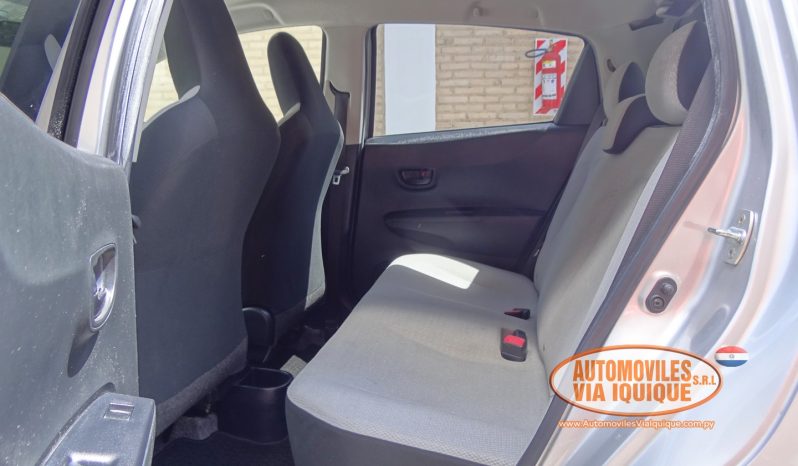 
								TOYOTA NEW VITZ AÑO 2013 full									