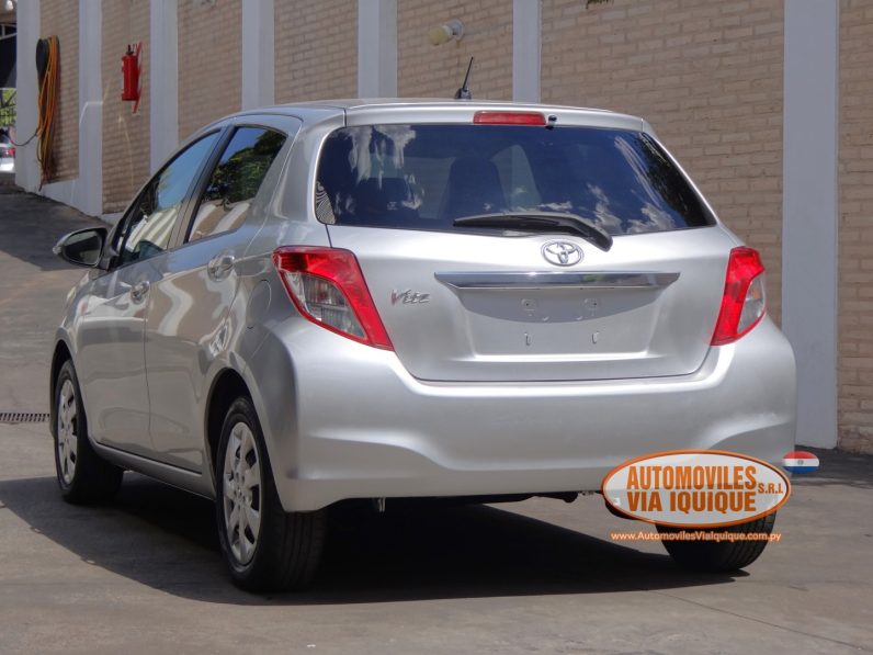 
								TOYOTA NEW VITZ AÑO 2013 full									