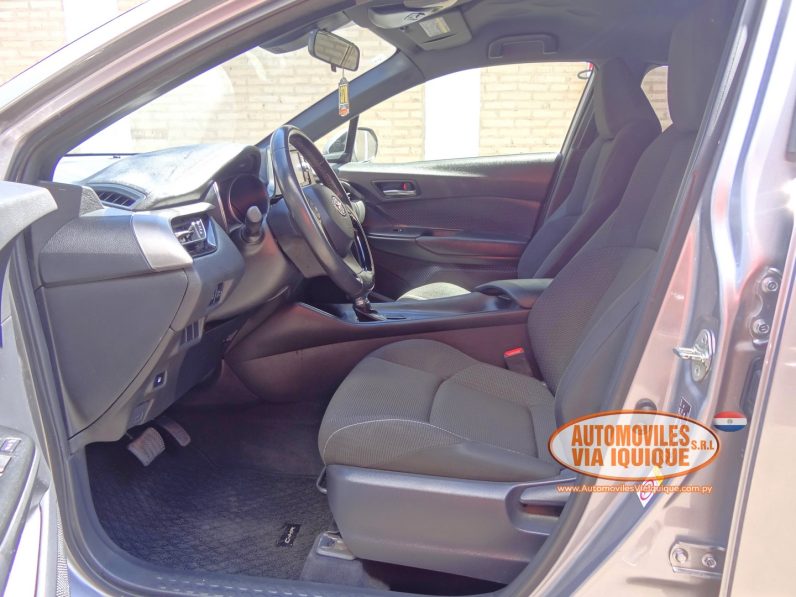 
								TOYOTA C-HR AÑO 2018 full									