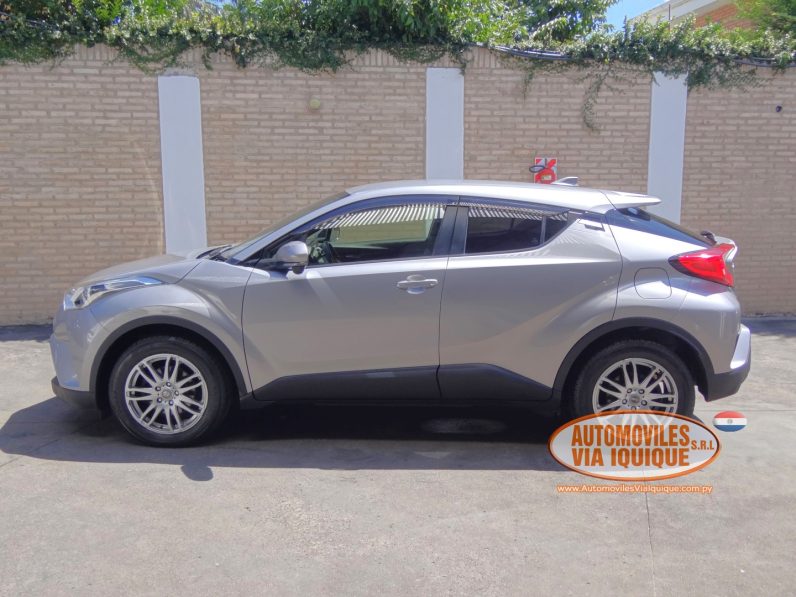 
								TOYOTA C-HR AÑO 2018 full									