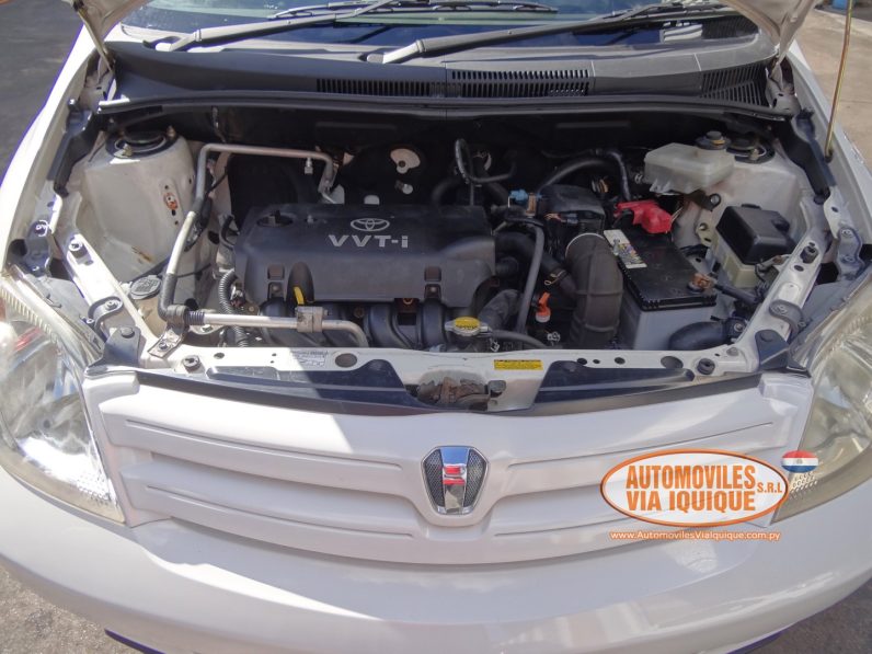 
								TOYOTA IST AÑO 2004 full									