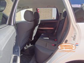 TOYOTA IST AÑO 2004