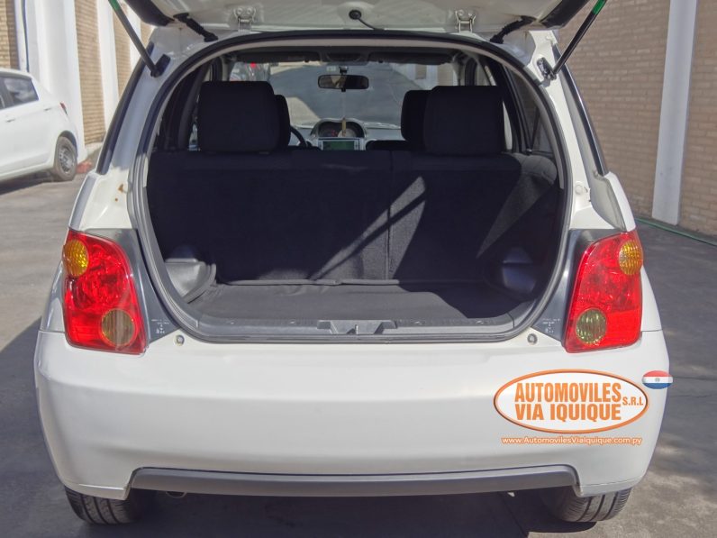 
								TOYOTA IST AÑO 2004 full									