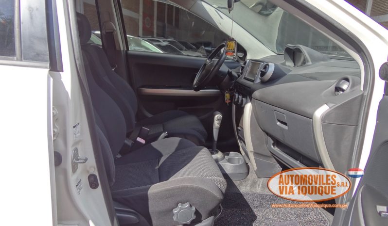 
								TOYOTA IST AÑO 2004 full									