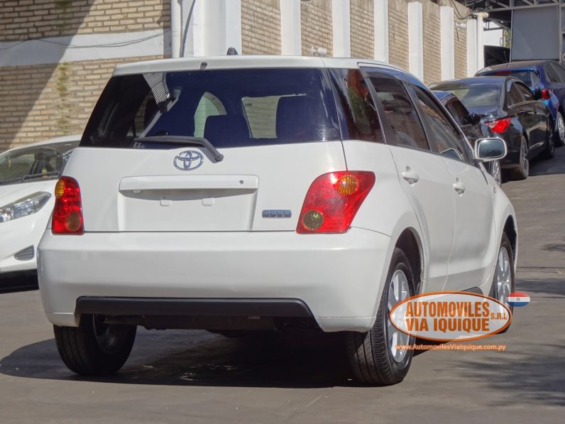 
								TOYOTA IST AÑO 2004 full									