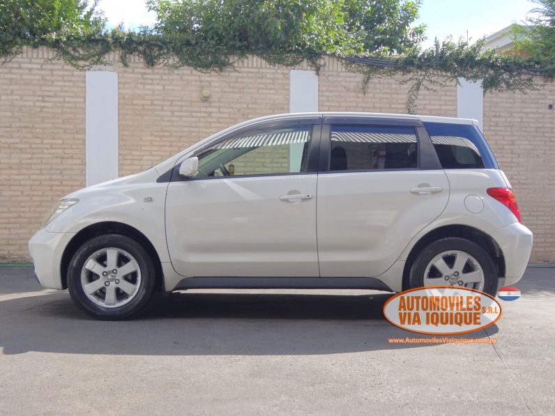 
								TOYOTA IST AÑO 2004 full									