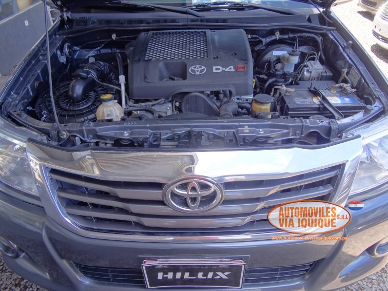 
								TOYOTA HILUX AÑO 2012 full									