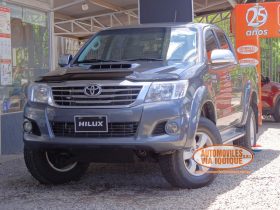 TOYOTA HILUX AÑO 2012