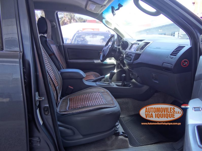 
								TOYOTA HILUX AÑO 2012 full									