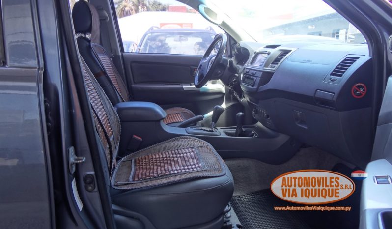 
								TOYOTA HILUX AÑO 2012 full									