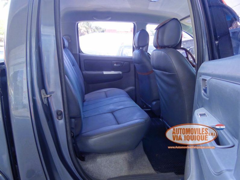 
								TOYOTA HILUX AÑO 2012 full									