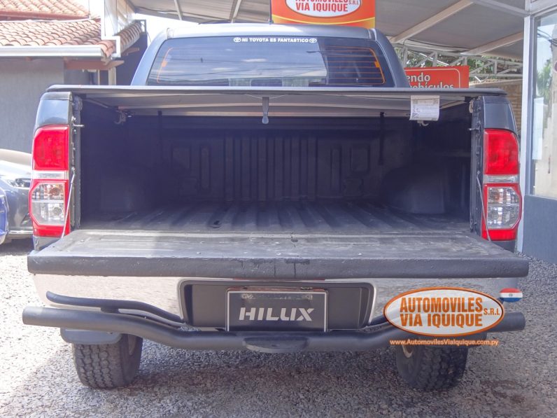 
								TOYOTA HILUX AÑO 2012 full									