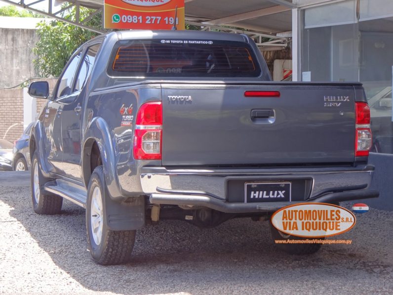 
								TOYOTA HILUX AÑO 2012 full									