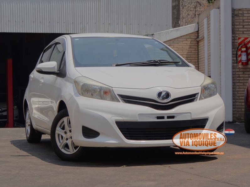 
								TOYOTA NEW VITZ AÑO 2013 full									