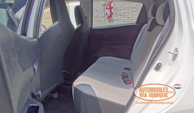 
								TOYOTA NEW VITZ AÑO 2013 full									