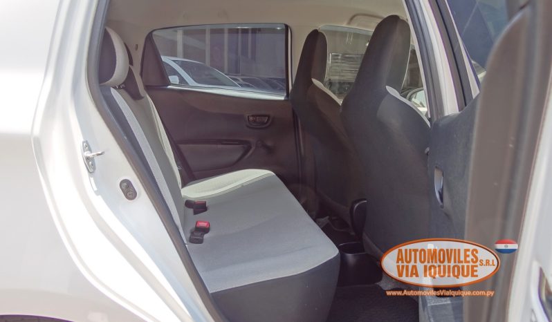 
								TOYOTA NEW VITZ AÑO 2013 full									