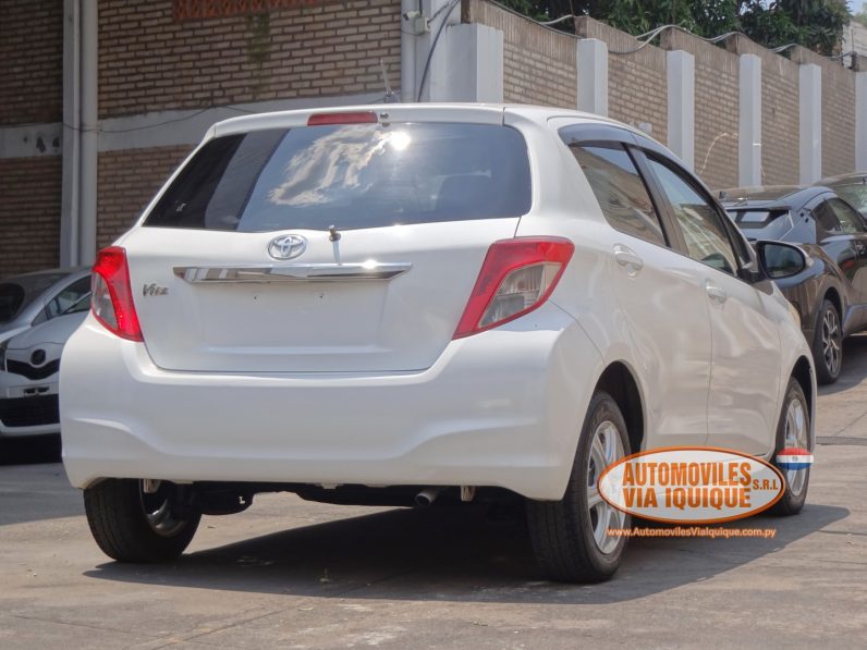 
								TOYOTA NEW VITZ AÑO 2013 full									
