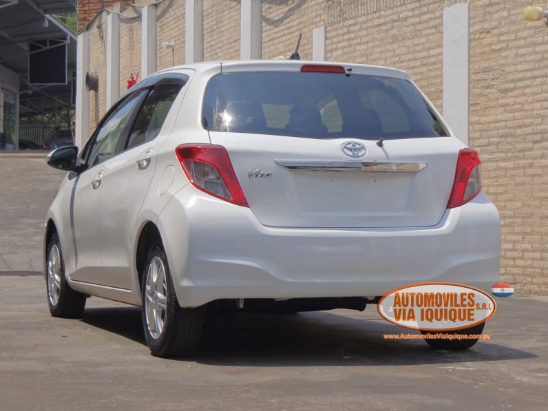 
								TOYOTA NEW VITZ AÑO 2013 full									