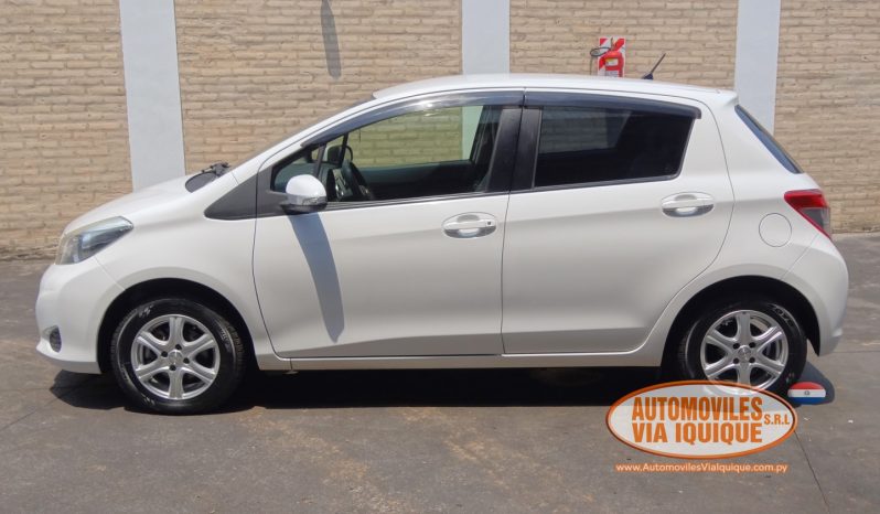 
								TOYOTA NEW VITZ AÑO 2013 full									