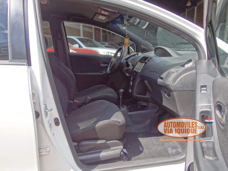 
								TOYOTA NEW VITZ RS AÑO 2010 full									