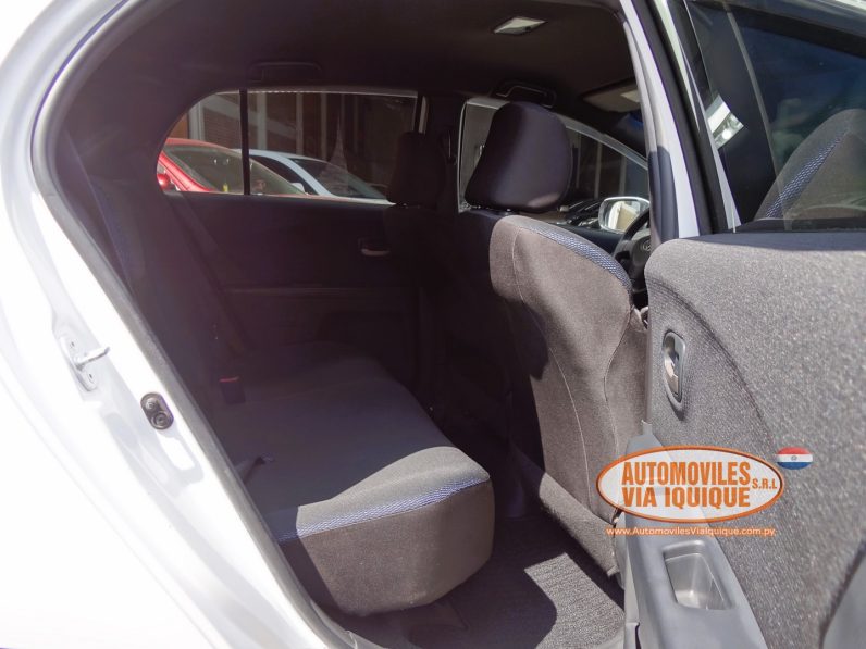 
								TOYOTA NEW VITZ RS AÑO 2010 full									