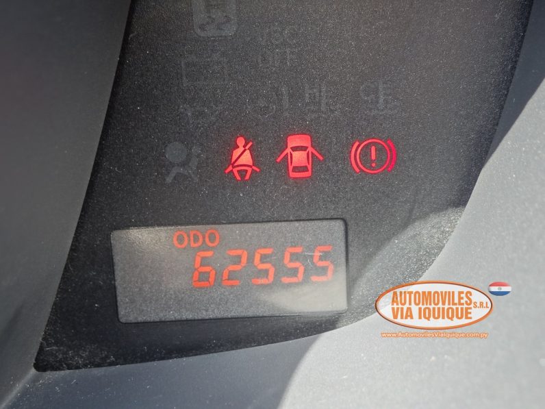 
								TOYOTA NEW IST AÑO 2008 full									