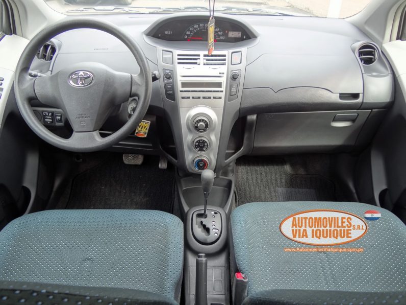 
								TOYOTA NEW VITZ AÑO 2006 full									