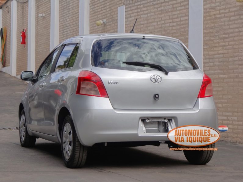 
								TOYOTA NEW VITZ AÑO 2006 full									