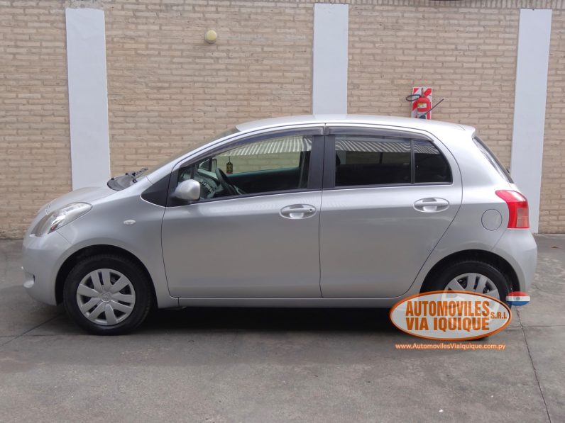 
								TOYOTA NEW VITZ AÑO 2006 full									