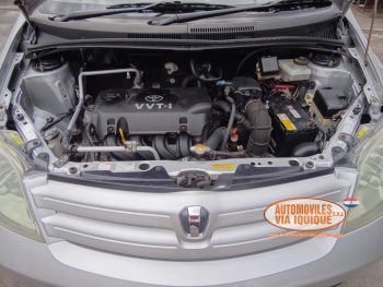 TOYOTA IST AÑO 2002