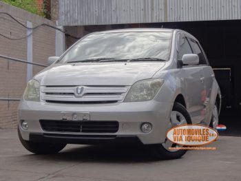 TOYOTA IST AÑO 2002