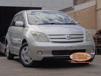 TOYOTA IST AÑO 2002