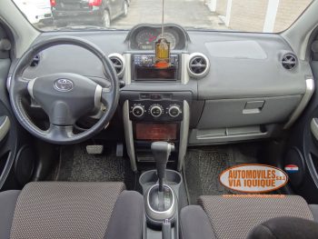 TOYOTA IST AÑO 2002