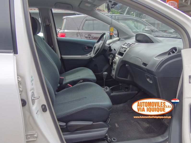 
								TOYOTA NEW VITZ AÑO 2005 full									