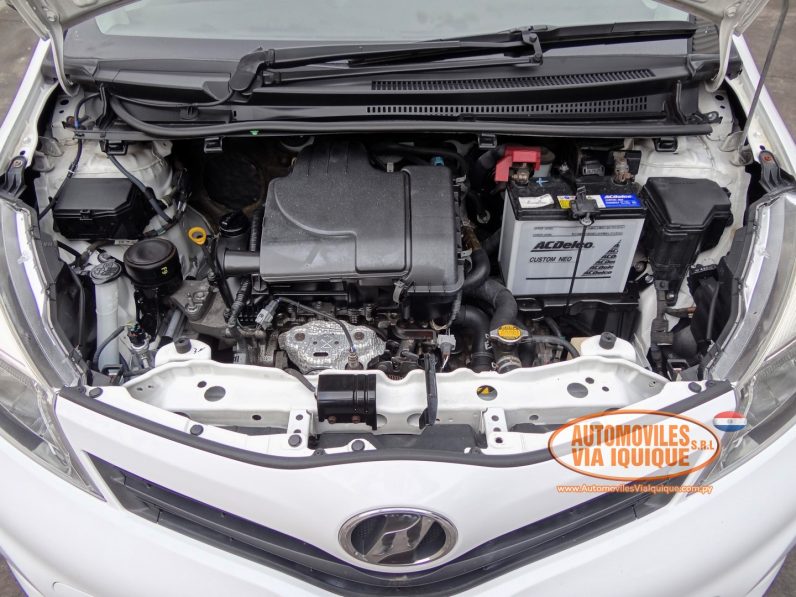 
								TOYOTA NEW VITZ AÑO 2014 full									