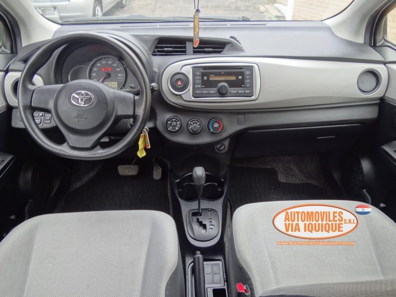 
								TOYOTA NEW VITZ AÑO 2014 full									