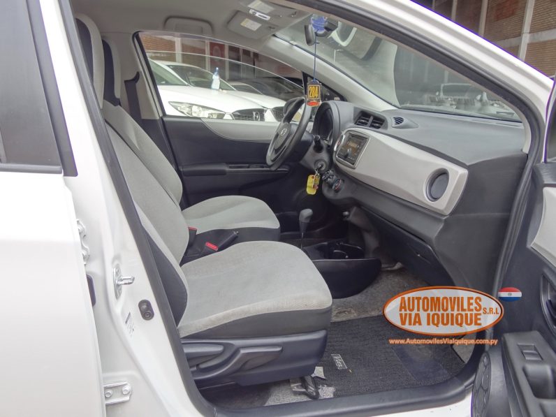 
								TOYOTA NEW VITZ AÑO 2014 full									