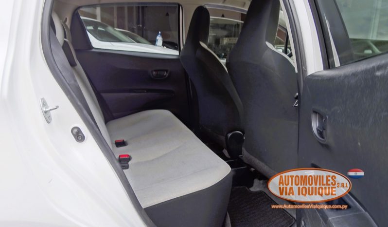 
								TOYOTA NEW VITZ AÑO 2014 full									