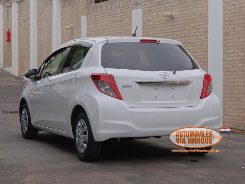 
								TOYOTA NEW VITZ AÑO 2014 full									
