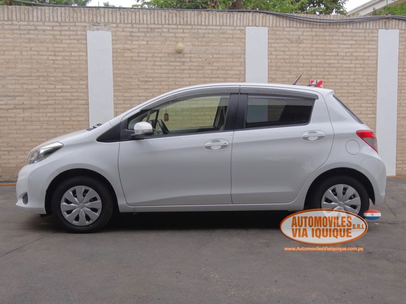 
								TOYOTA NEW VITZ AÑO 2014 full									