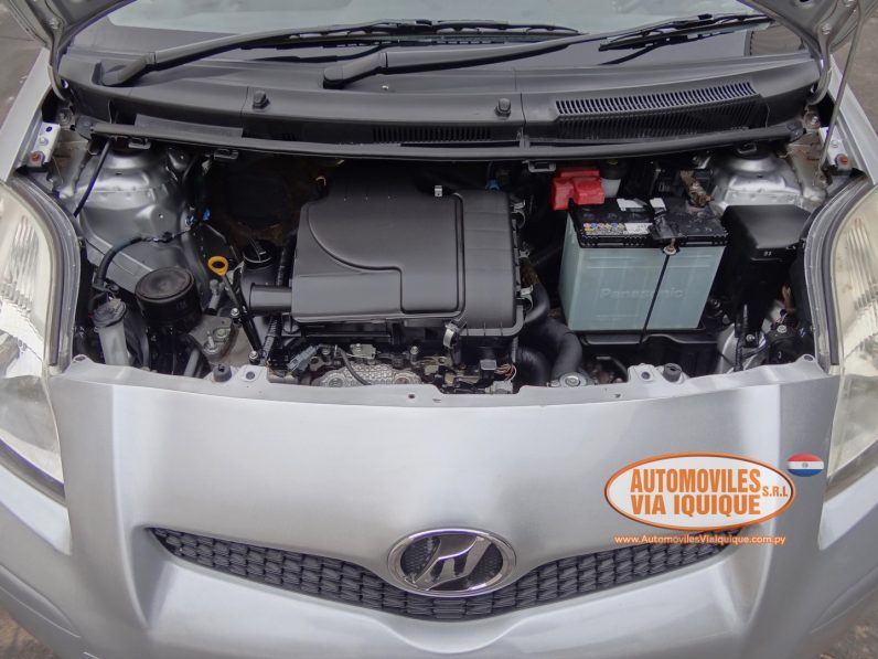 
								TOYOTA NEW VITZ AÑO 2010 full									