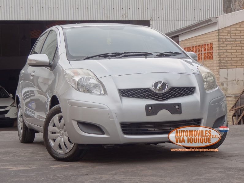 
								TOYOTA NEW VITZ AÑO 2010 full									