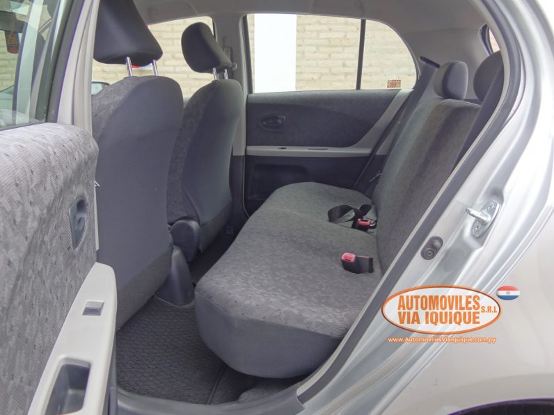 
								TOYOTA NEW VITZ AÑO 2010 full									