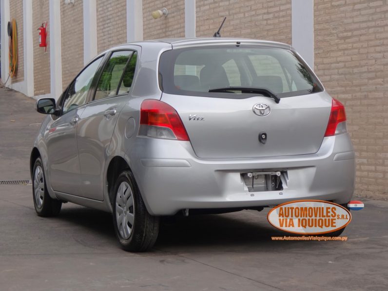 
								TOYOTA NEW VITZ AÑO 2010 full									
