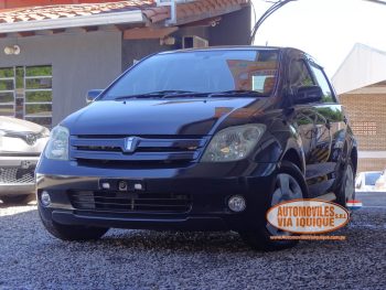 TOYOTA IST AÑO 2003