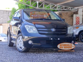 TOYOTA IST AÑO 2003