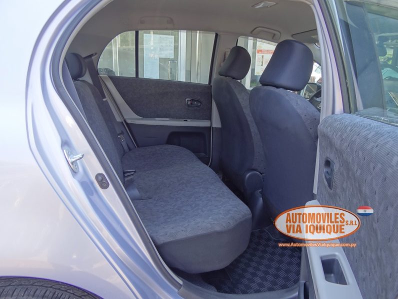 
								TOYOTA NEW VITZ AÑO 2010 full									