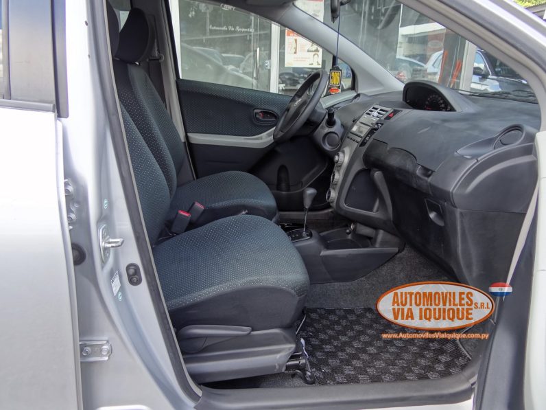 
								TOYOTA NEW VITZ AÑO 2007 full									