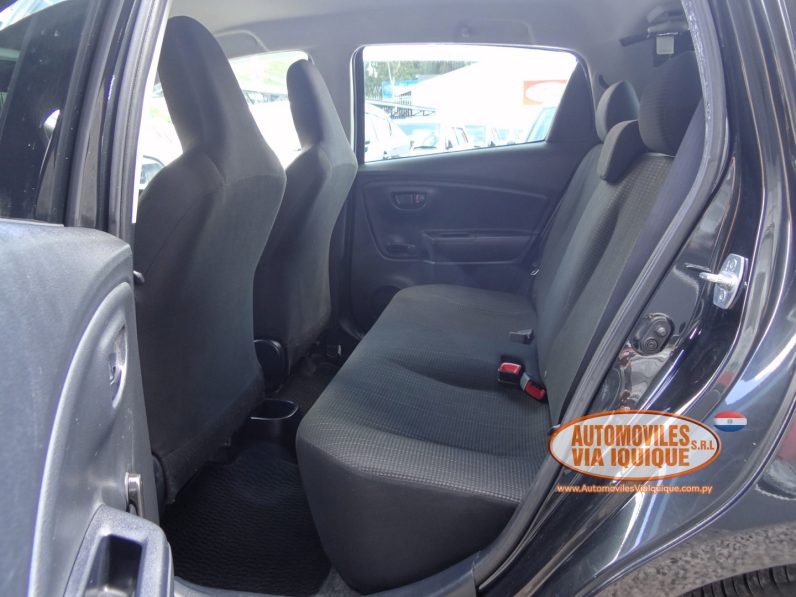 
								TOYOTA NEW VITZ AÑO 2016 full									