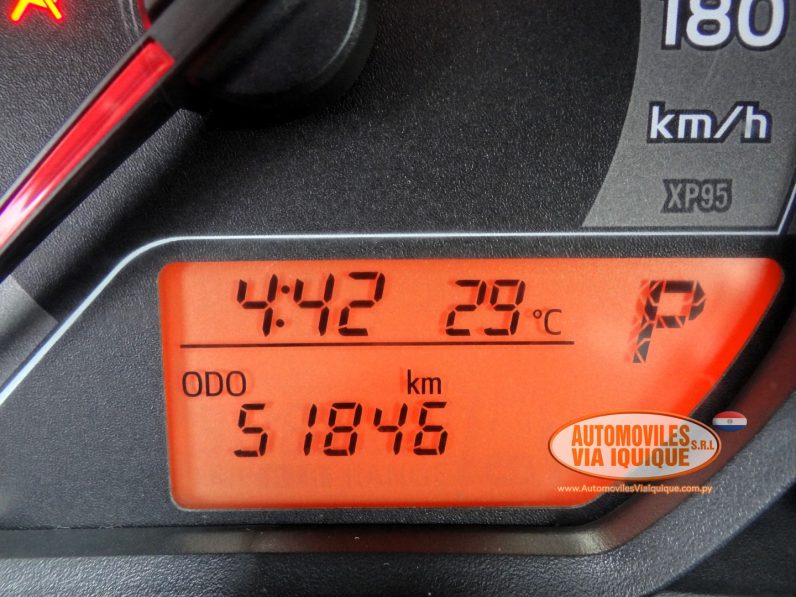 
								TOYOTA NEW VITZ AÑO 2016 full									